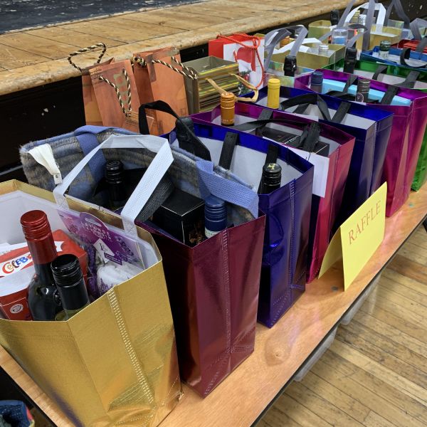 Just as the Harpenden Quiz of Quizzes, organised by Rotary in Harpenden, is hugely popular among scores of quiz enthusiasts, so are the event’s raffle prizes. Pictured above are the 20 colourful gift bags, each containing a wide range of items generously donated by local businesses and Rotary in Harpenden members. Ticket sales for the raffle draw raised over £1000 for charity.